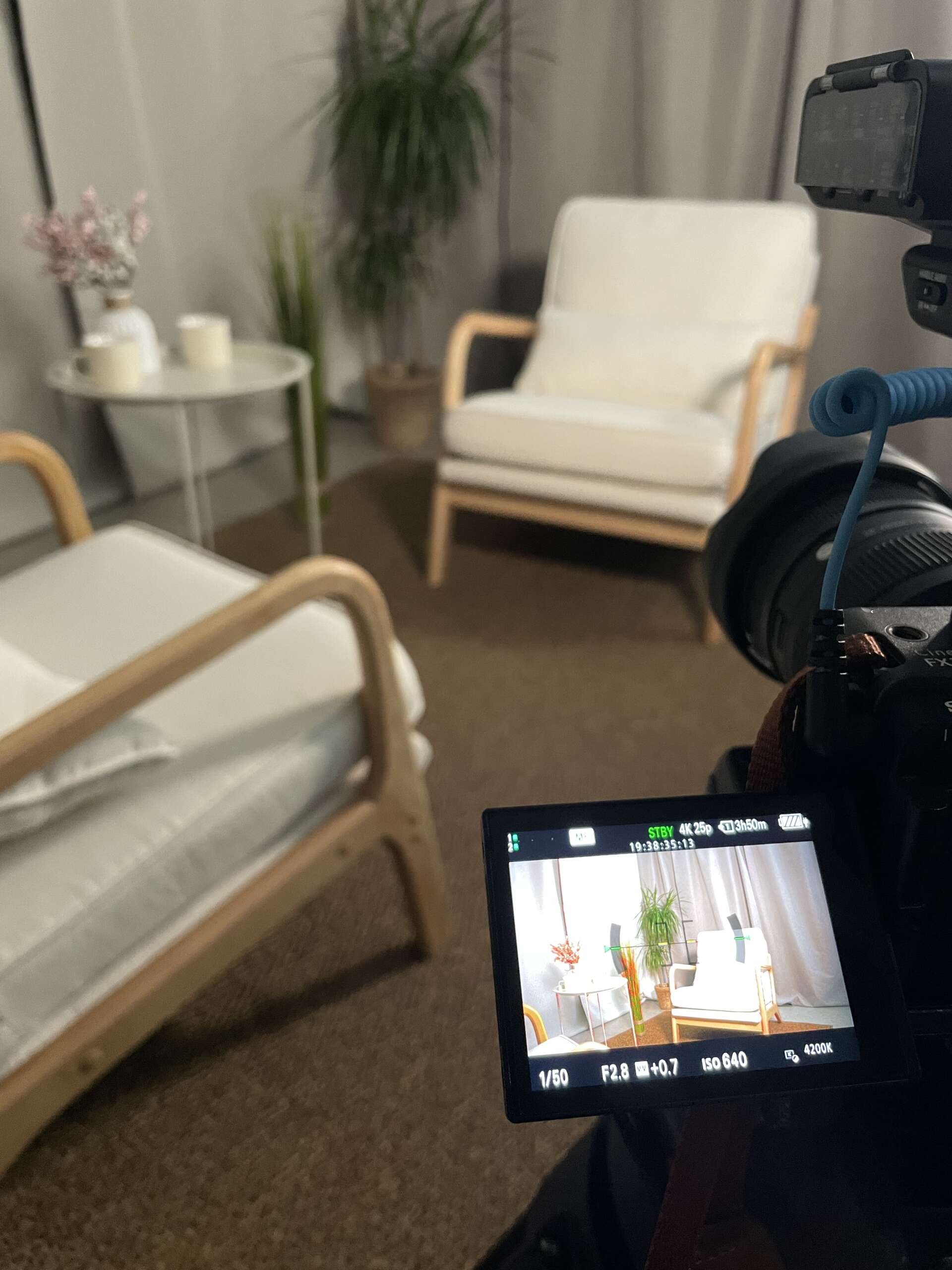 Interview portrait studio video pup up